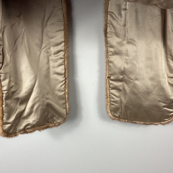 VINTAGE David Graff Albany 50’s Mink Cape - Picture 10 of 14